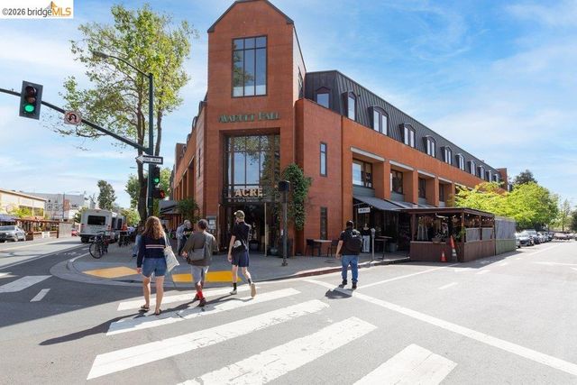 84 TEMPLAR PLACE, Oakland, CA 94618