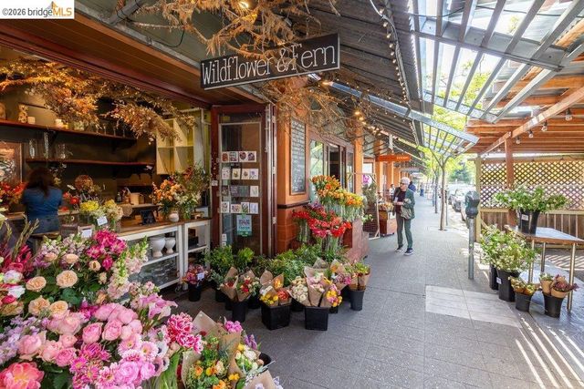 84 TEMPLAR PLACE, Oakland, CA 94618