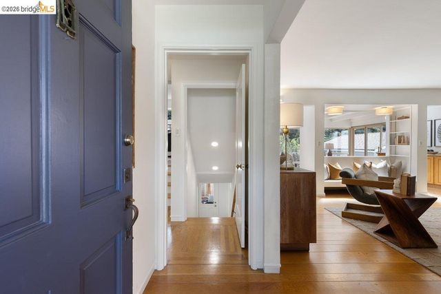 84 TEMPLAR PLACE, Oakland, CA 94618