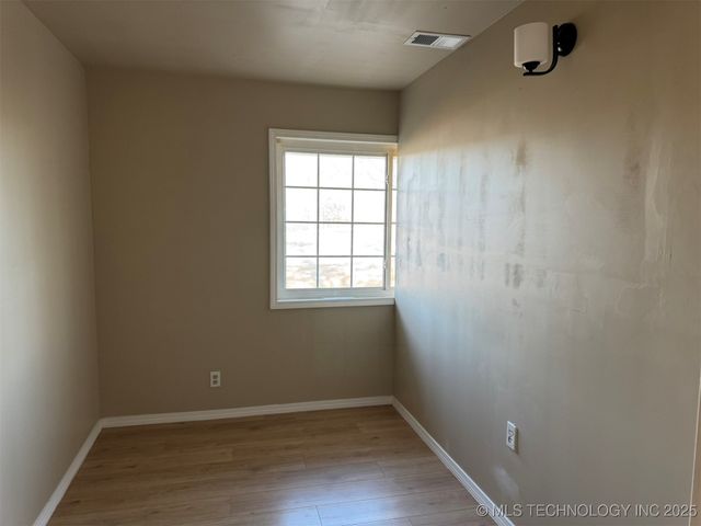 20850 N 3946 Road, Bartlesville, OK 74003