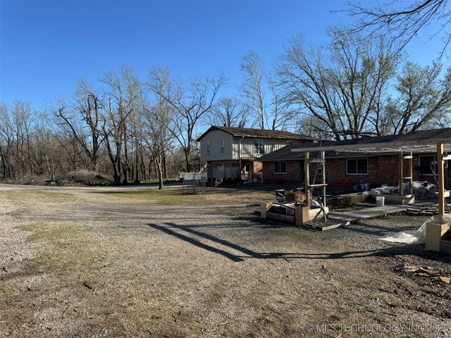 20850 N 3946 Road, Bartlesville, OK 74003