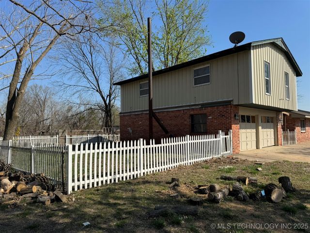 20850 N 3946 Road, Bartlesville, OK 74003