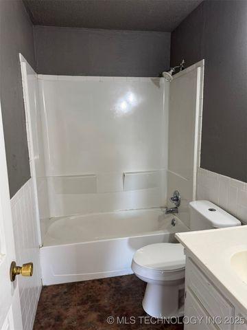 20850 N 3946 Road, Bartlesville, OK 74003