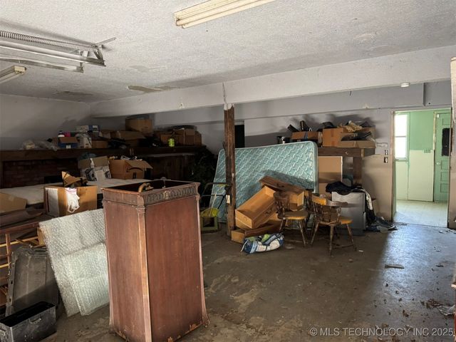 20850 N 3946 Road, Bartlesville, OK 74003