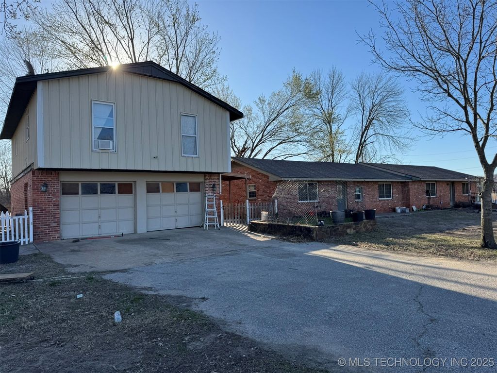 20850 N 3946 Road, Bartlesville, OK 74003