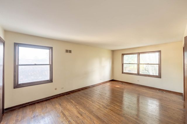1609 Barry Lane, Glenview, IL 60025