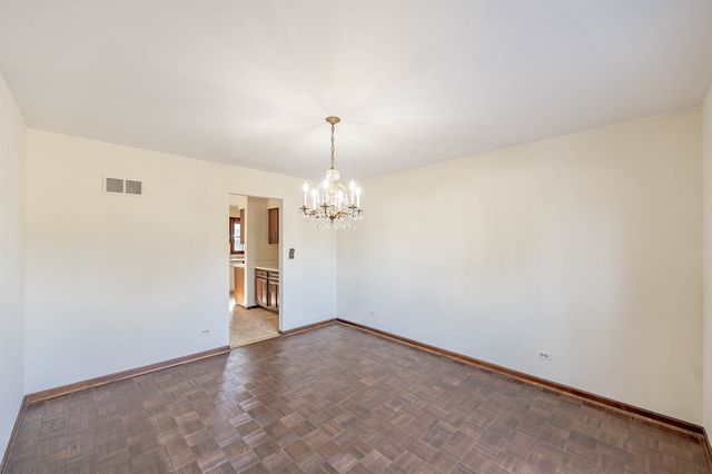1609 Barry Lane, Glenview, IL 60025