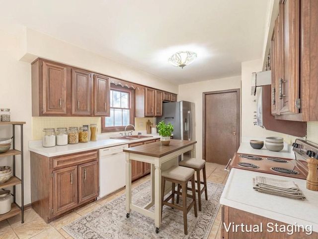 1609 Barry Lane, Glenview, IL 60025