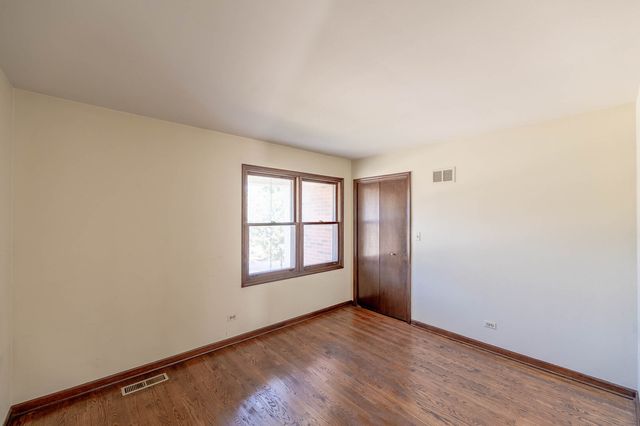 1609 Barry Lane, Glenview, IL 60025