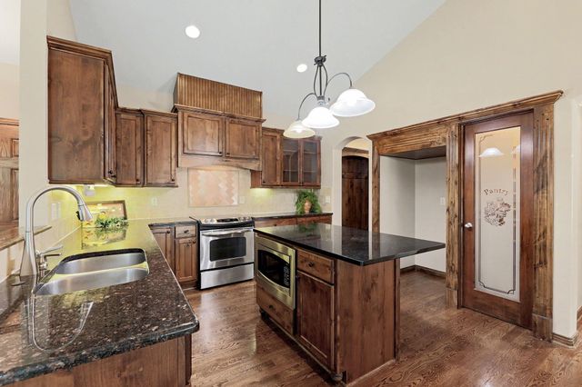 4403 N Cimarron St, Wichita, KS 67205