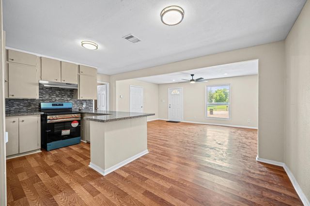 10621 Lane Street, Houston, TX 77029