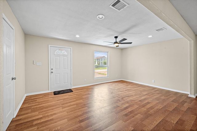 10621 Lane Street, Houston, TX 77029