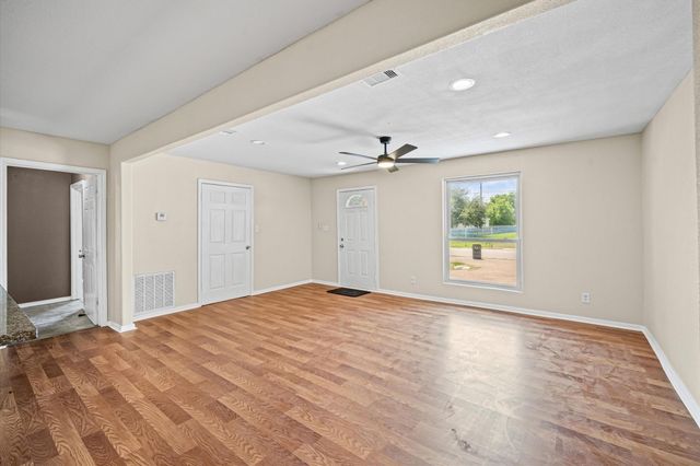 10621 Lane Street, Houston, TX 77029