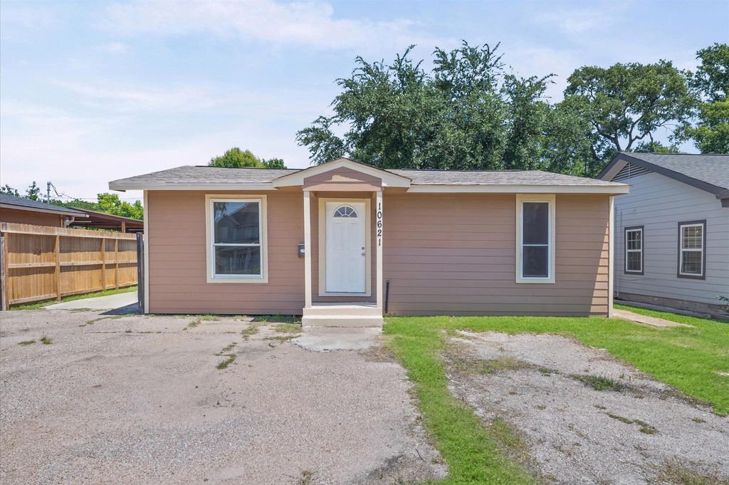 10621 Lane Street, Houston, TX 77029