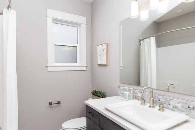 1618 W Tenzing St, Nampa, ID 83686