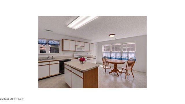 2 Taylor Lane, Jackson, NJ 08527