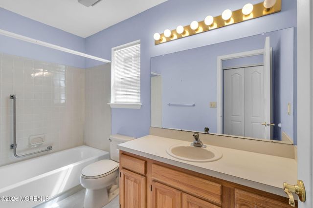 2 Taylor Lane, Jackson, NJ 08527