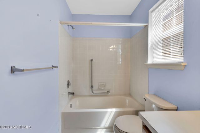 2 Taylor Lane, Jackson, NJ 08527