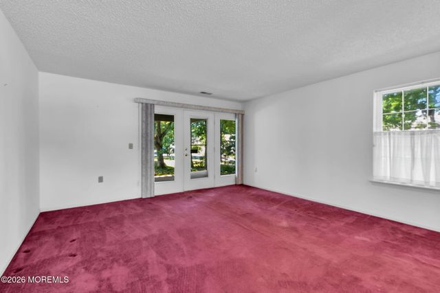 2 Taylor Lane, Jackson, NJ 08527