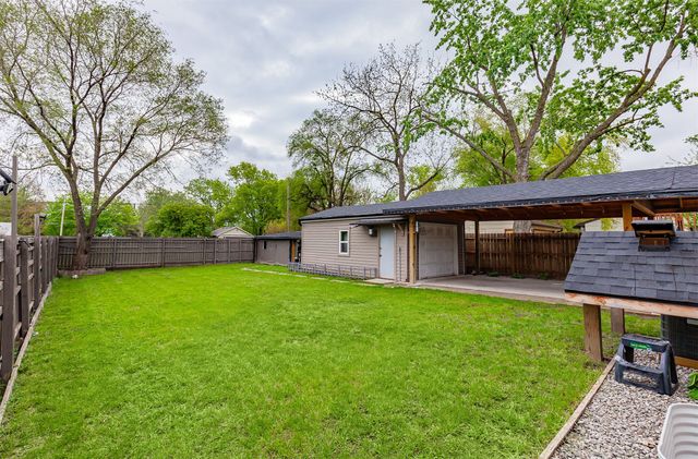 1345 E 16th Street, Des Moines, IA 50316