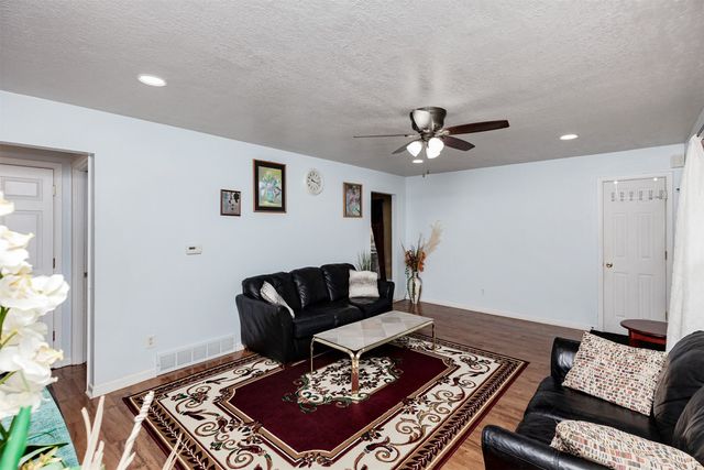 1345 E 16th Street, Des Moines, IA 50316