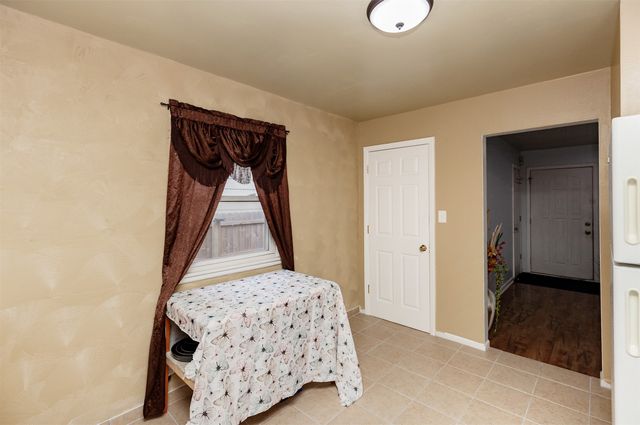 1345 E 16th Street, Des Moines, IA 50316