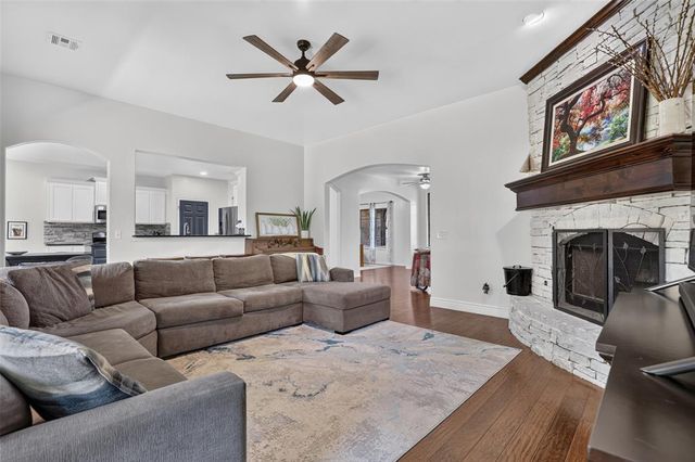 1150 Stone Crest Drive, Edmond, OK 73034