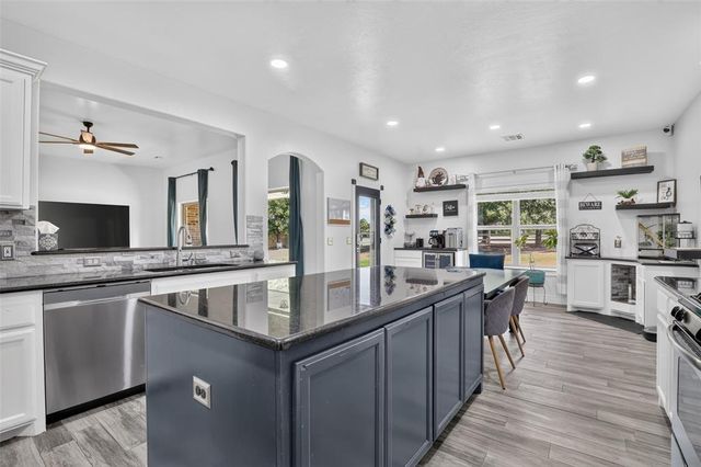 1150 Stone Crest Drive, Edmond, OK 73034