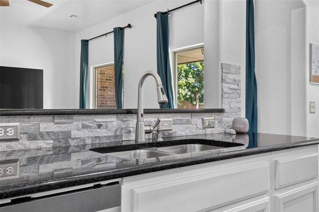 1150 Stone Crest Drive, Edmond, OK 73034