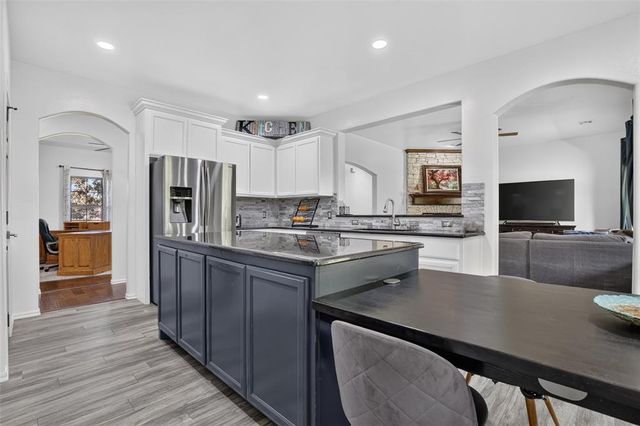 1150 Stone Crest Drive, Edmond, OK 73034