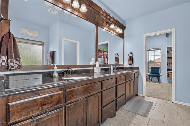 1150 Stone Crest Drive, Edmond, OK 73034