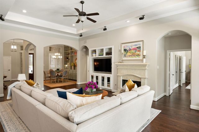 127 E Canyon Wren Circle, Spring, TX 77389