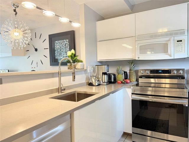 5171 W Oakland Park Boulevard 312, Lauderdale Lakes, FL 33313