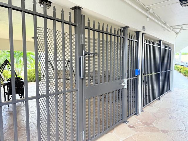 5171 W Oakland Park Boulevard 312, Lauderdale Lakes, FL 33313