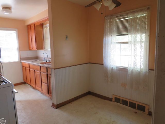 22404 Rausch Avenue, Eastpointe, MI 48021