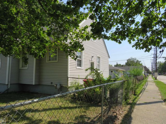 22404 Rausch Avenue, Eastpointe, MI 48021