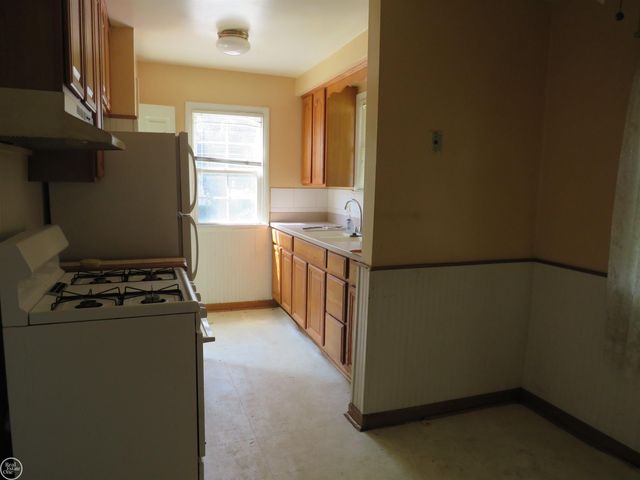 22404 Rausch Avenue, Eastpointe, MI 48021