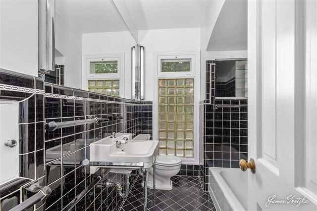 2352 Jefferson Drive, Grand Rapids, MI 49507