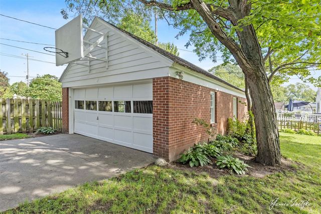 2352 Jefferson Drive, Grand Rapids, MI 49507
