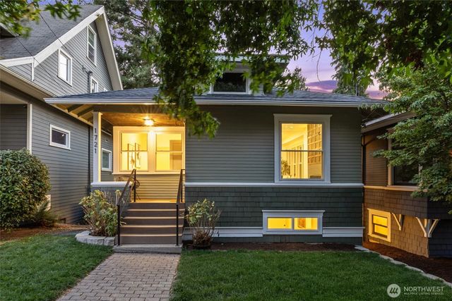 1721 3rd Avenue N, Seattle, WA 98109