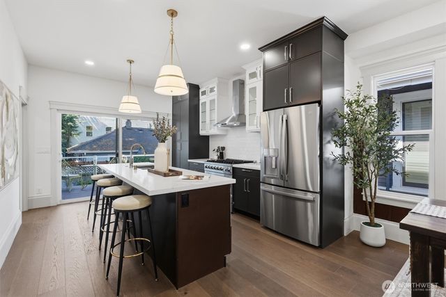 1721 3rd Avenue N, Seattle, WA 98109