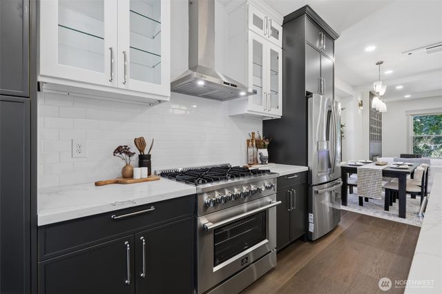 1721 3rd Avenue N, Seattle, WA 98109