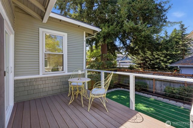 1721 3rd Avenue N, Seattle, WA 98109