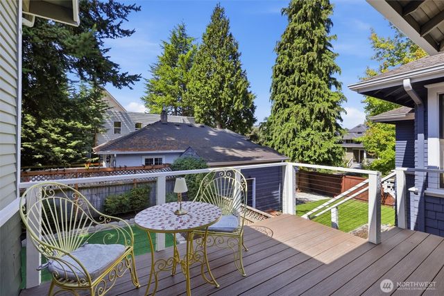 1721 3rd Avenue N, Seattle, WA 98109