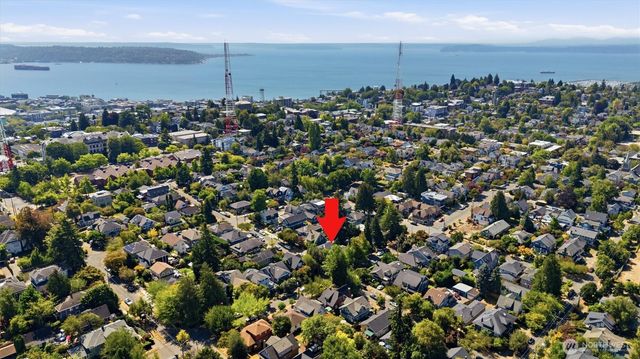 1721 3rd Avenue N, Seattle, WA 98109
