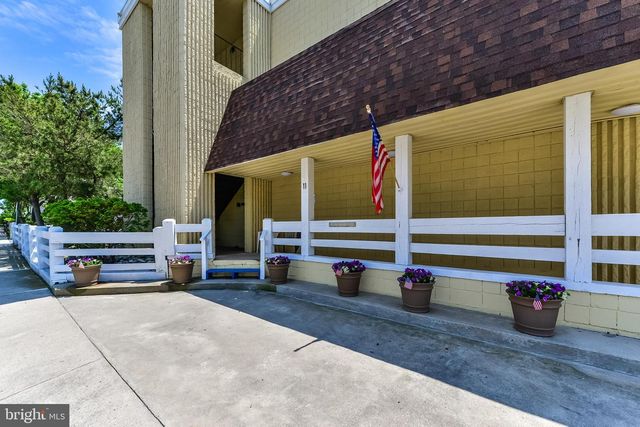 11 62nd St Apt 212, Ocean City, MD 21842