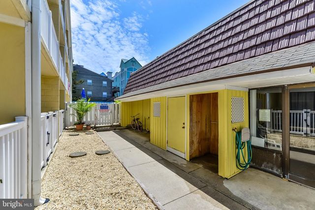 11 62nd St Apt 212, Ocean City, MD 21842