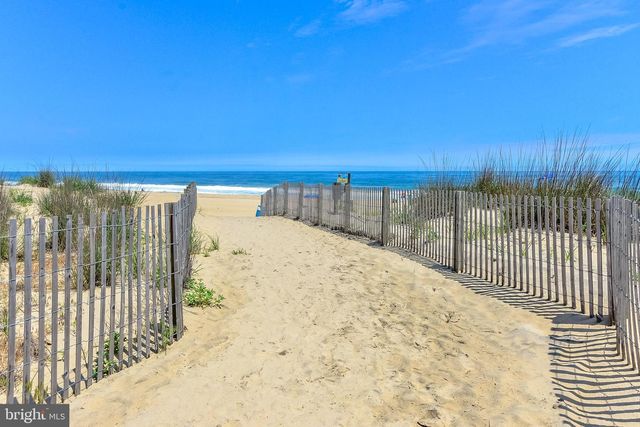 11 62nd St Apt 212, Ocean City, MD 21842