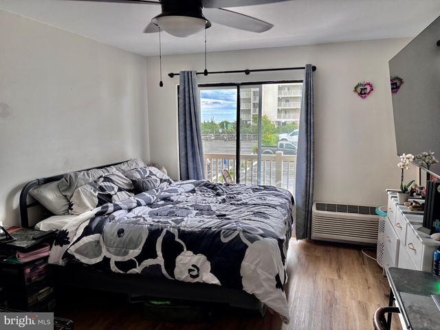 11 62nd St Apt 212, Ocean City, MD 21842