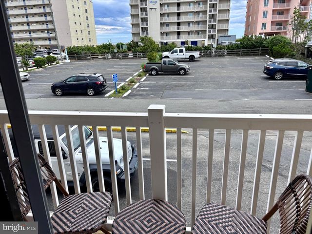 11 62nd St Apt 212, Ocean City, MD 21842
